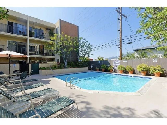 365 Burchett Street 110, Glendale, CA 91203