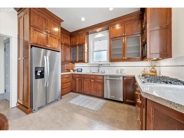 532 Se 69TH Ave, Portland, OR 97215