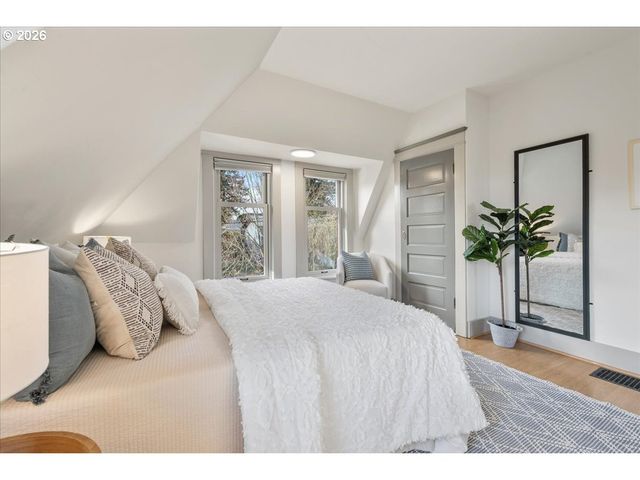 532 Se 69TH Ave, Portland, OR 97215