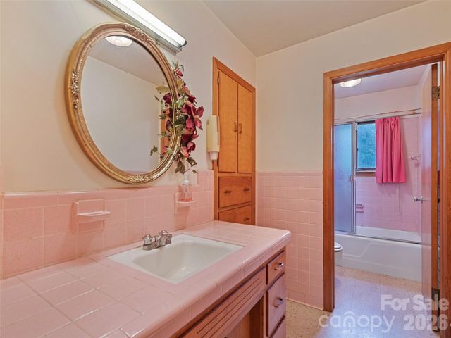 2968 Dutch Cove Road, Canton, NC 28716