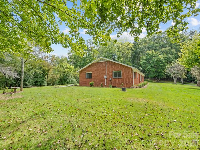 2968 Dutch Cove Road, Canton, NC 28716