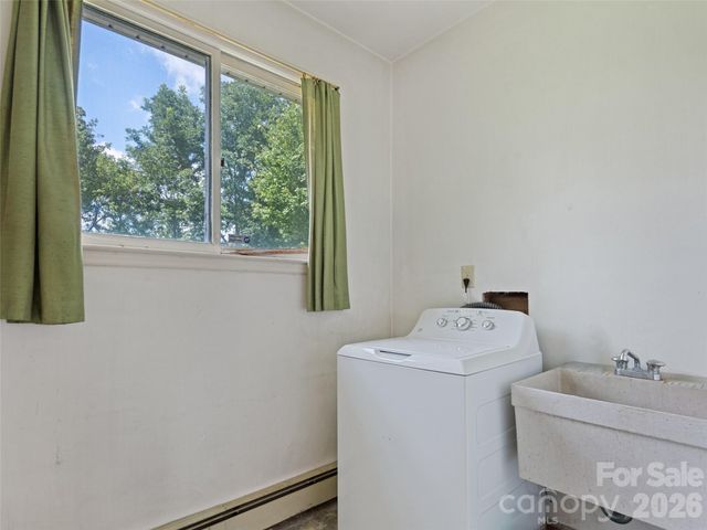 2968 Dutch Cove Road, Canton, NC 28716