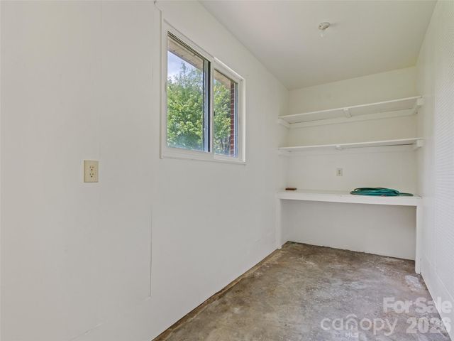 2968 Dutch Cove Road, Canton, NC 28716