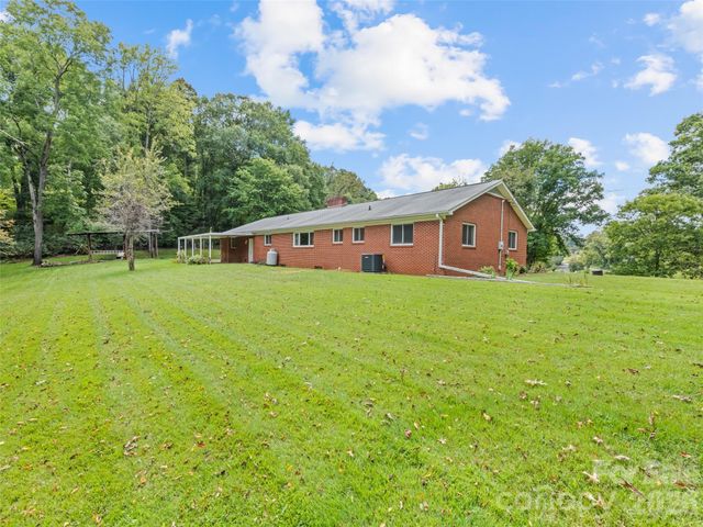 2968 Dutch Cove Road, Canton, NC 28716