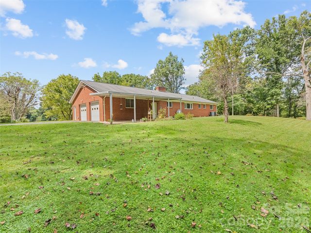 2968 Dutch Cove Road, Canton, NC 28716