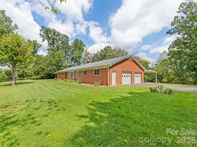 2968 Dutch Cove Road, Canton, NC 28716