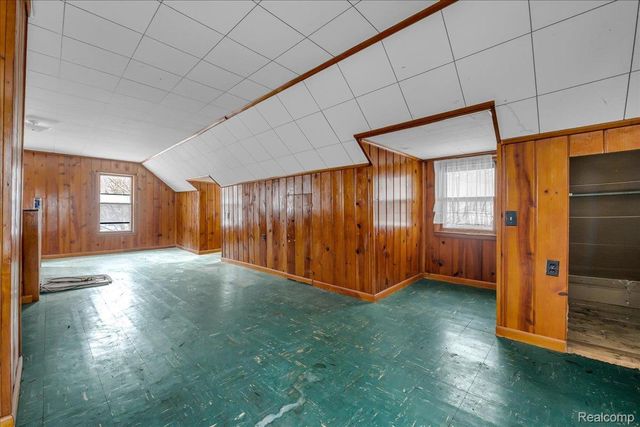 7348 Bennett Drive, Hamburg Township, MI 48189