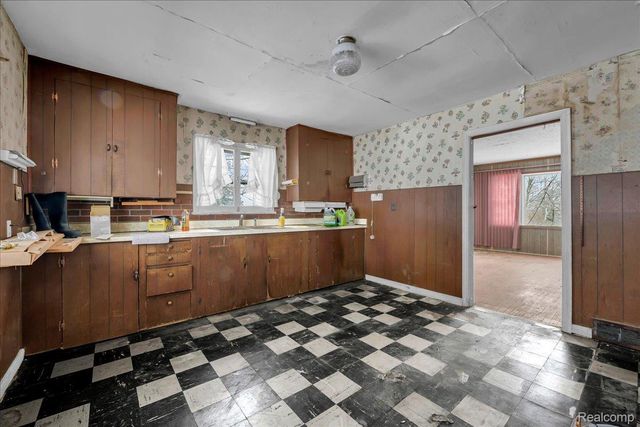 7348 Bennett Drive, Hamburg Township, MI 48189