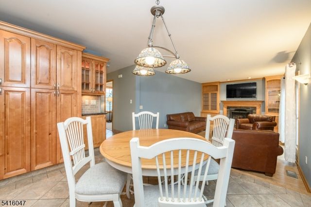 3 Tara Ct, Hardwick Twp., NJ 07825