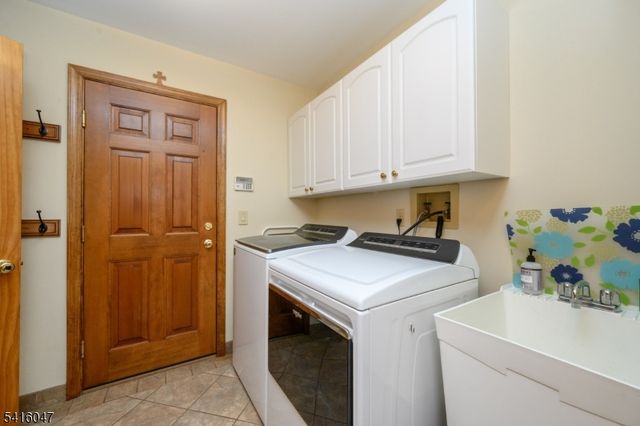 3 Tara Ct, Hardwick Twp., NJ 07825