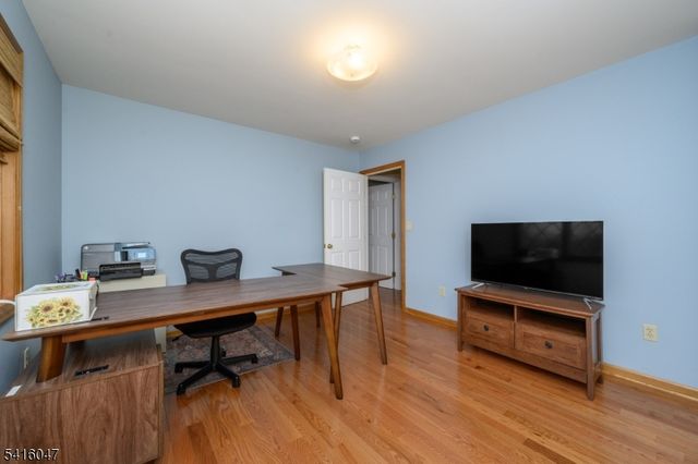 3 Tara Ct, Hardwick Twp., NJ 07825