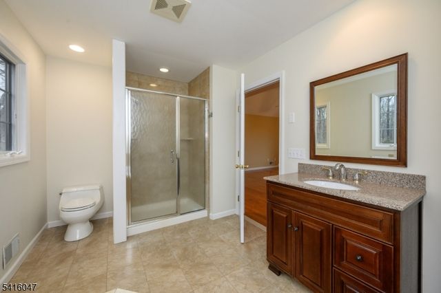 3 Tara Ct, Hardwick Twp., NJ 07825