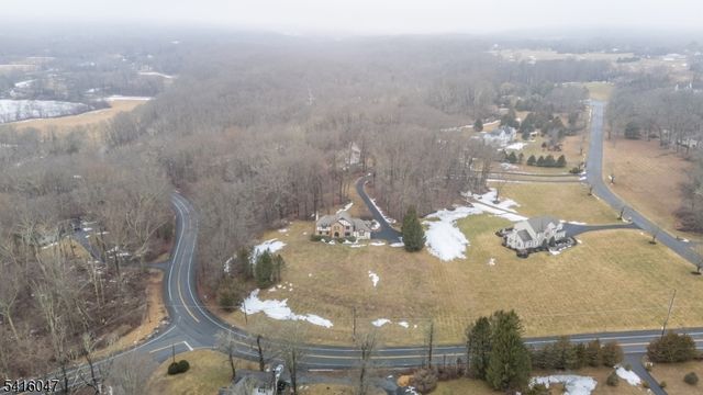 3 Tara Ct, Hardwick Twp., NJ 07825