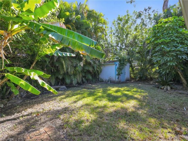 9144 7th ST, Naples, FL 34108