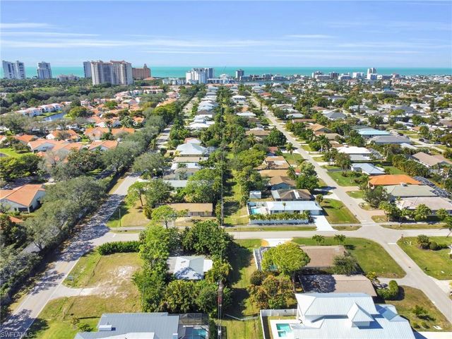 9144 7th ST, Naples, FL 34108