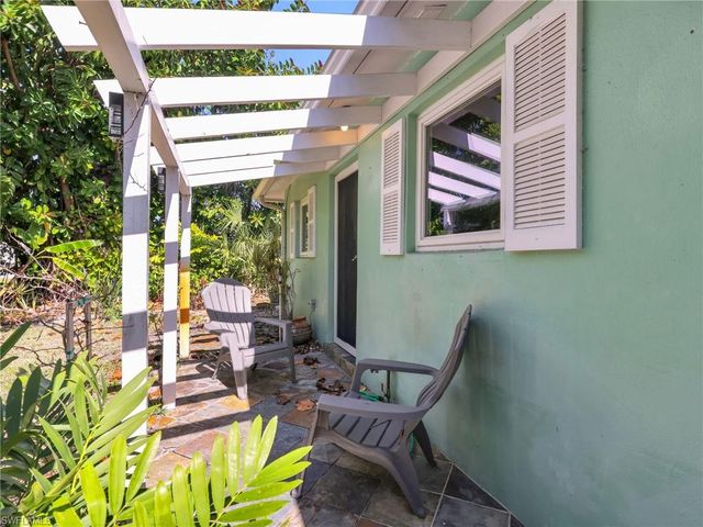 9144 7th ST, Naples, FL 34108