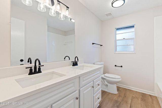 4135 DAWNRIDGE Road E, Jacksonville, FL 32277