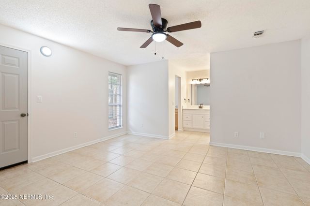 4135 DAWNRIDGE Road E, Jacksonville, FL 32277