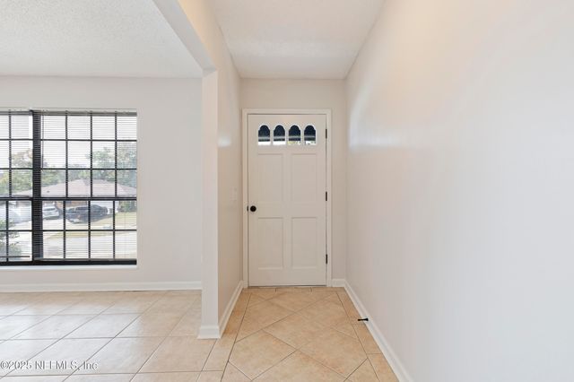 4135 DAWNRIDGE Road E, Jacksonville, FL 32277