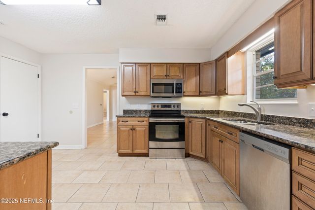 4135 DAWNRIDGE Road E, Jacksonville, FL 32277