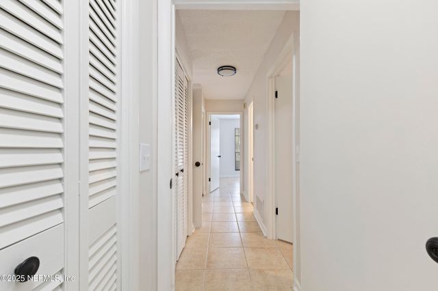 4135 DAWNRIDGE Road E, Jacksonville, FL 32277