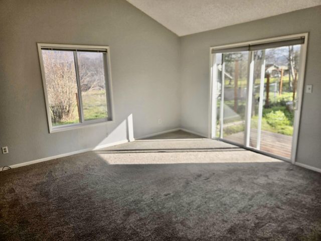 376 Crowson Road, Ashland, OR 97520