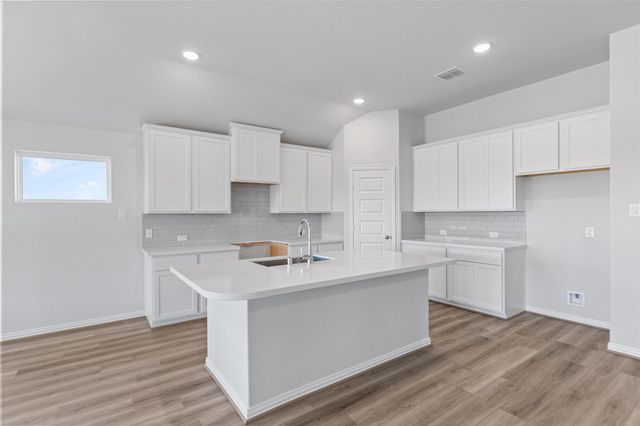 1266 W Shepard Drive, Dayton, TX 77535