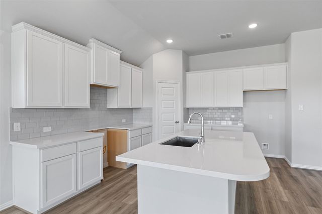 1266 W Shepard Drive, Dayton, TX 77535