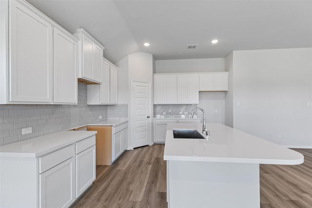 1266 W Shepard Drive, Dayton, TX 77535