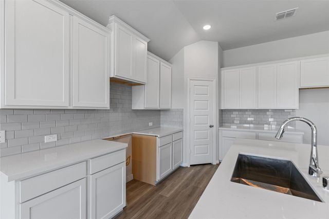 1266 W Shepard Drive, Dayton, TX 77535