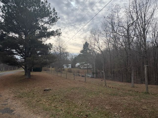 149 Annette Ln, Leoma, TN 38468