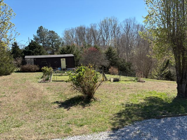 149 Annette Ln, Leoma, TN 38468