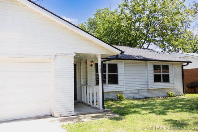 1606 N Chambers Terrace, Claremore, OK 74017