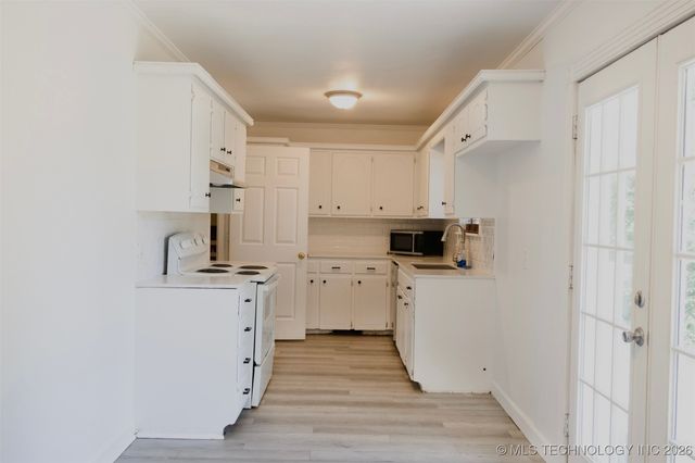 1606 N Chambers Terrace, Claremore, OK 74017