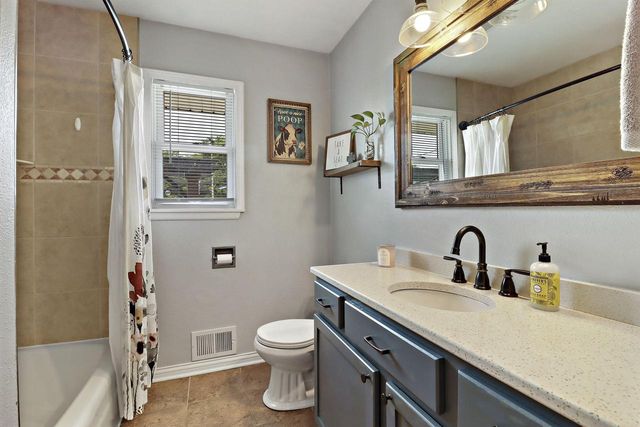 8312 28th AVENUE, Kenosha, WI 53143