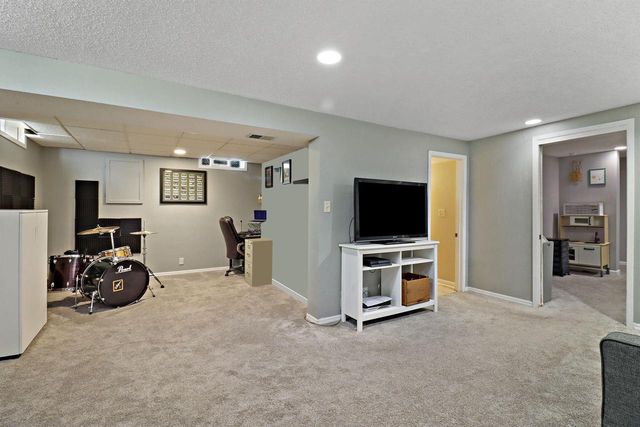 8312 28th AVENUE, Kenosha, WI 53143