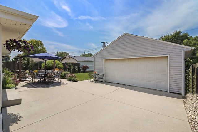 8312 28th AVENUE, Kenosha, WI 53143
