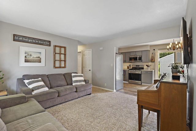 8312 28th AVENUE, Kenosha, WI 53143