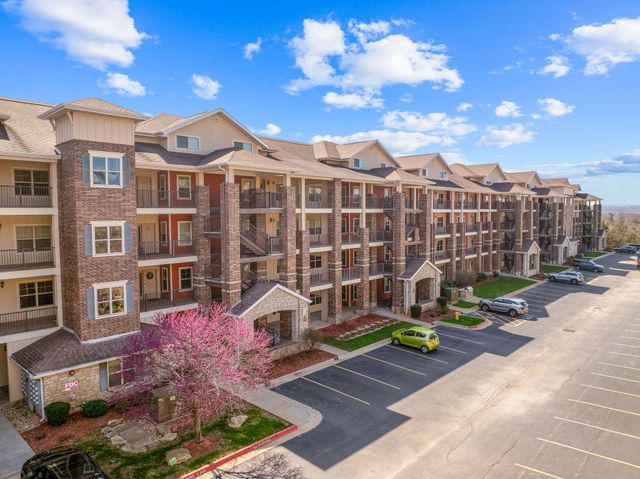 200 Majestic Drive 114, Branson, MO 65616
