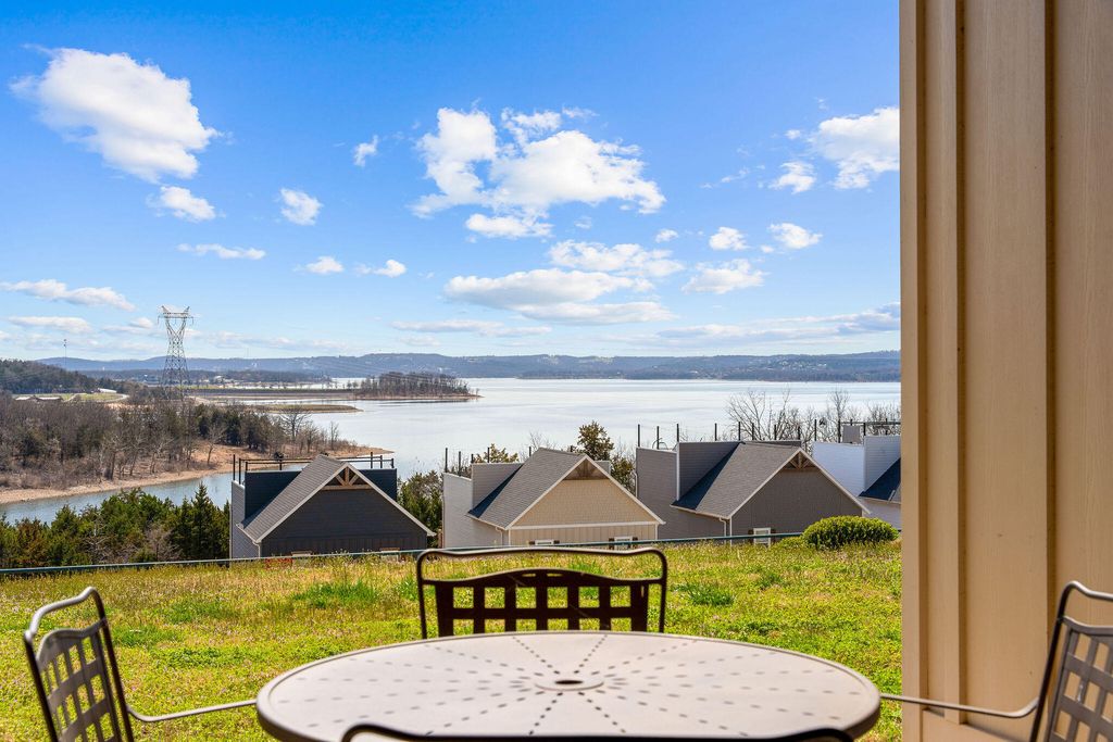 200 Majestic Drive 114, Branson, MO 65616