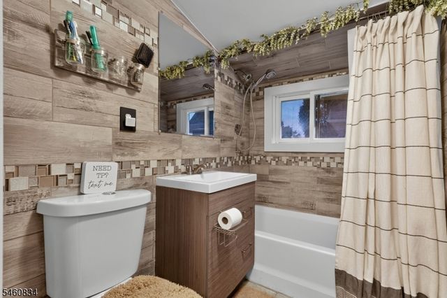 28 Boyden St, East Orange City, NJ 07017