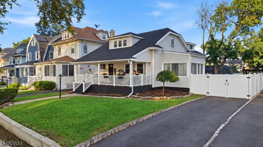 28 Boyden St, East Orange City, NJ 07017 — photo 2