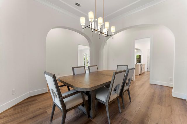18 Dawning Flower Drive, Tomball, TX 77375