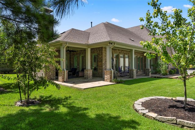 18 Dawning Flower Drive, Tomball, TX 77375