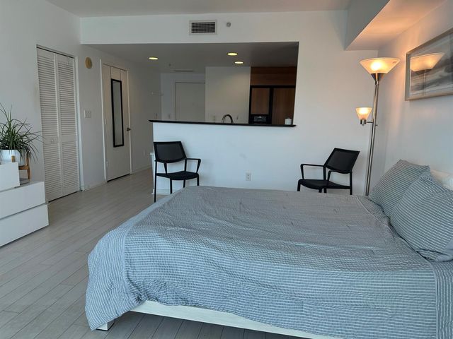335 S BISCAYNE Boulevard 3706, Miami, FL 33131