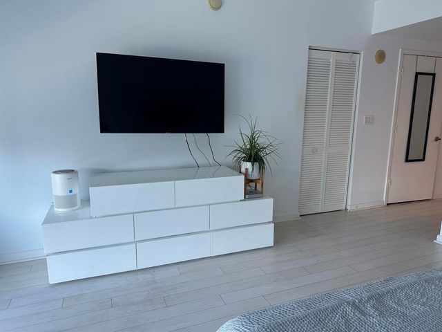 335 S BISCAYNE Boulevard 3706, Miami, FL 33131