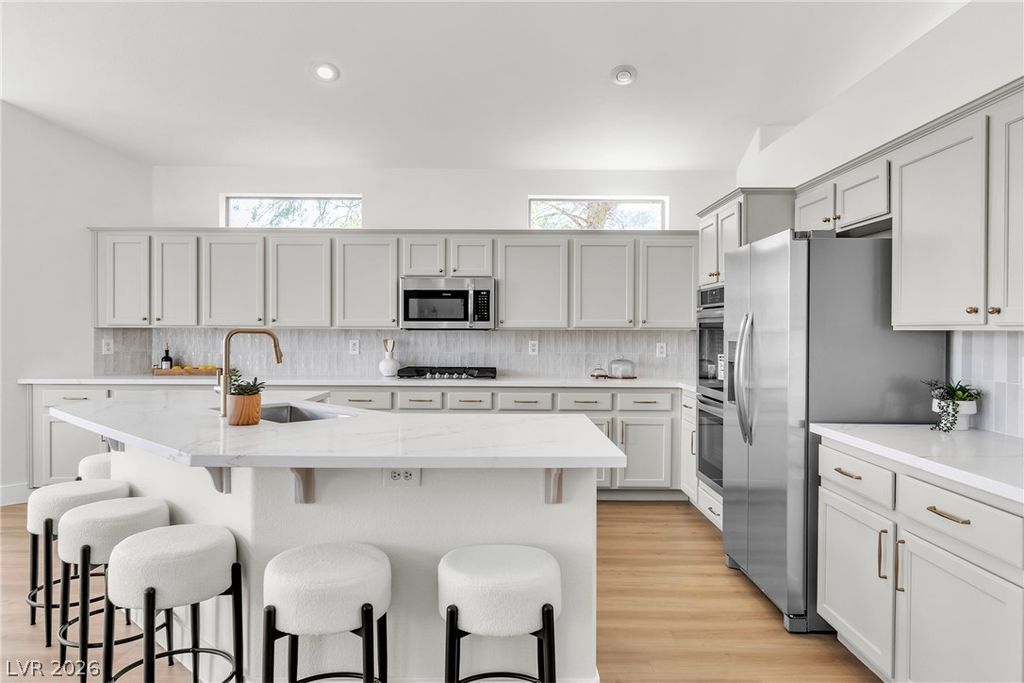 10332 Falls Church Avenue, Las Vegas, NV 89144 — exterior