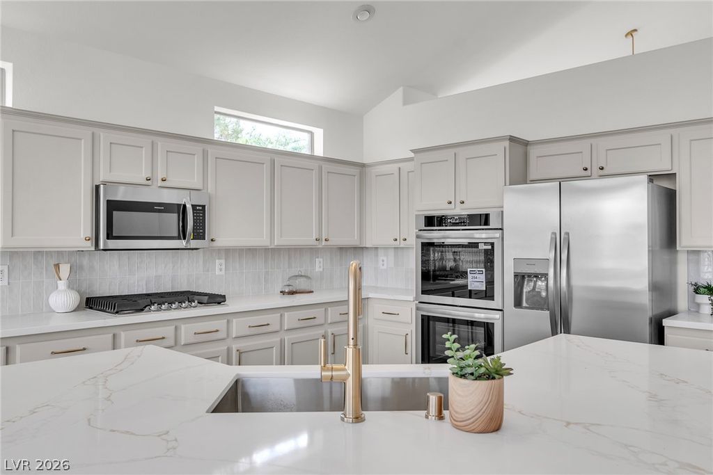 10332 Falls Church Avenue, Las Vegas, NV 89144 — photo 4