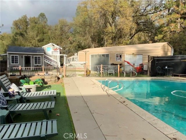 48833 Rock Point Road, Oakhurst, CA 93644