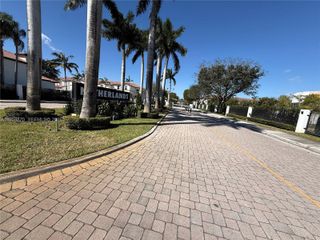 11531 NW 79th Ln, Doral, FL 33178